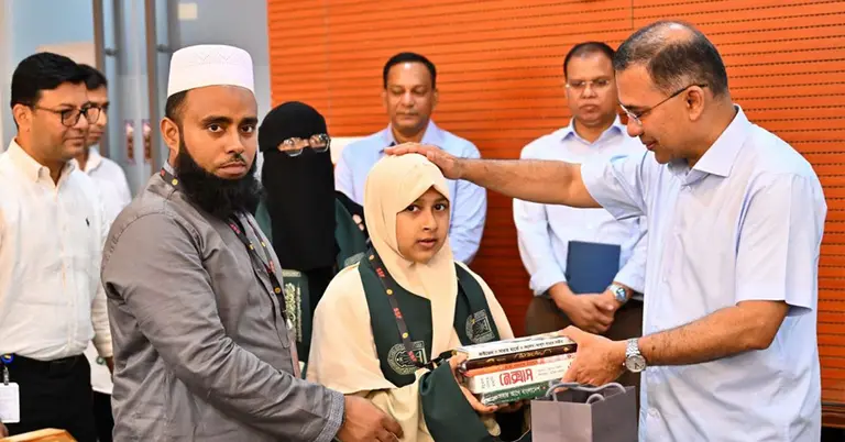 পুরস্কার বিজয়ী বাংলাদেশের হাফেজদের সংবর্ধনা দিয়েছেন প্রধানমন্ত্রী